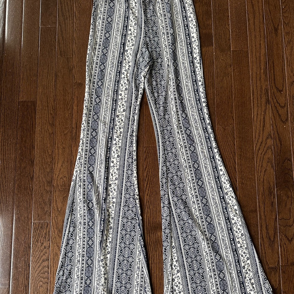 Forever 21 Ornate Print Flare Plants size Small
